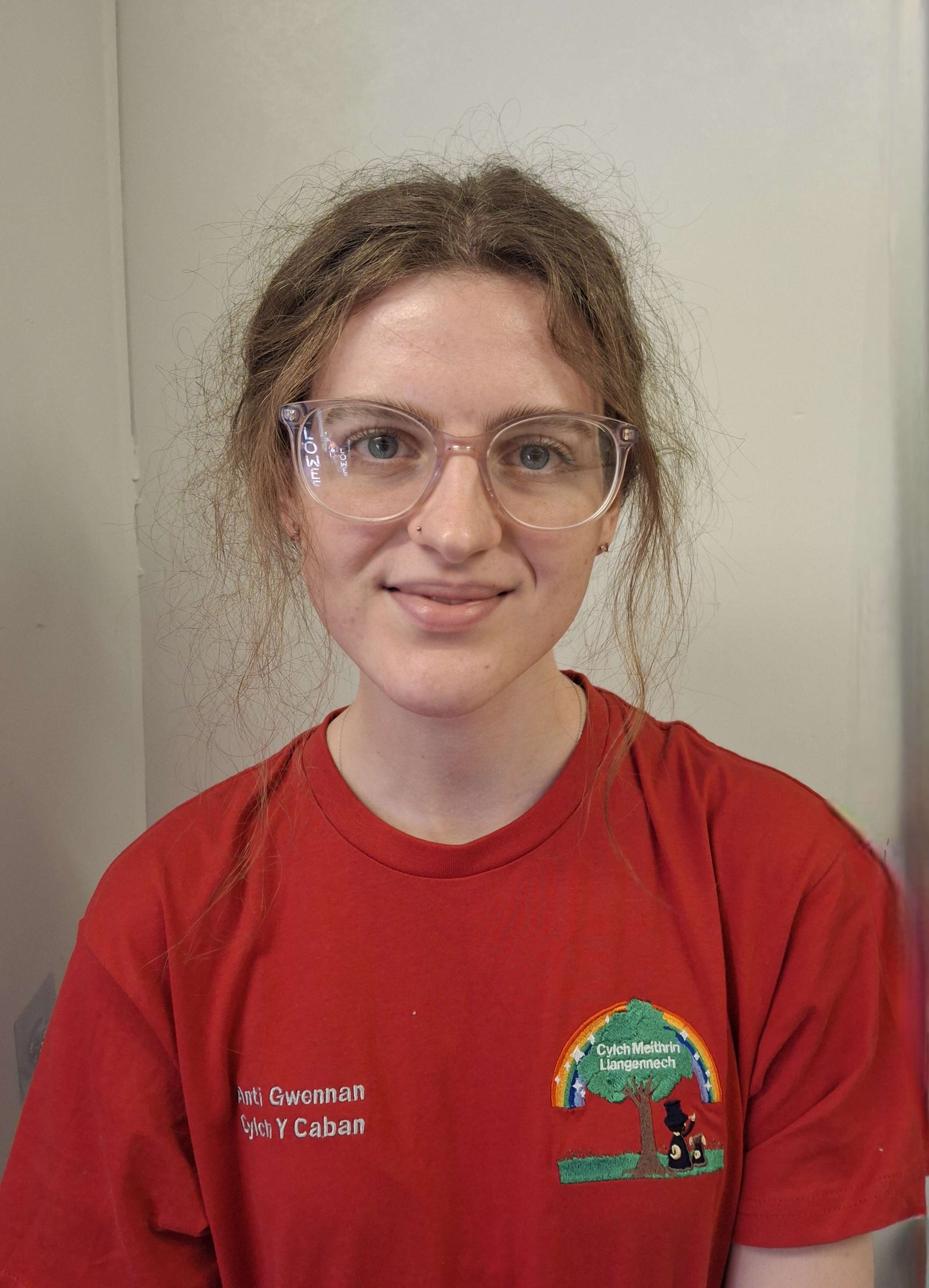 Gwennan Willmett Cylch Meithrin Llangennech - Y Caban
