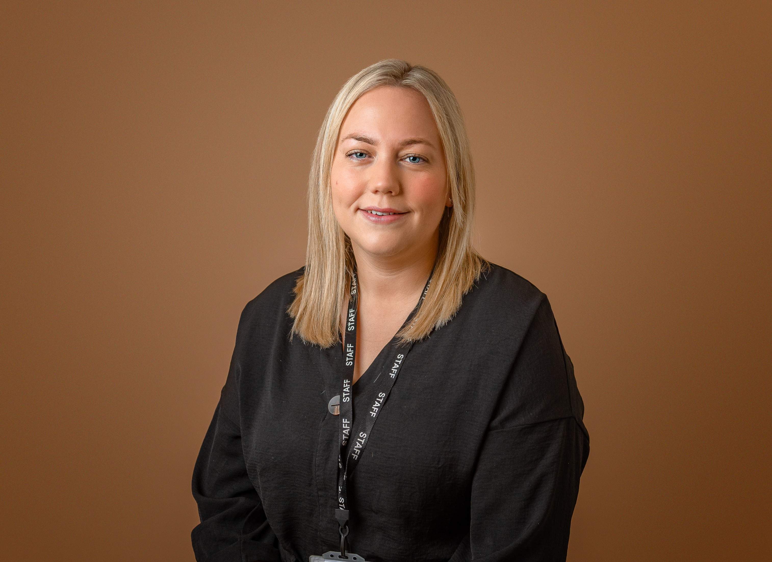 Miss Laura Cylch Meithrin Gellionnen